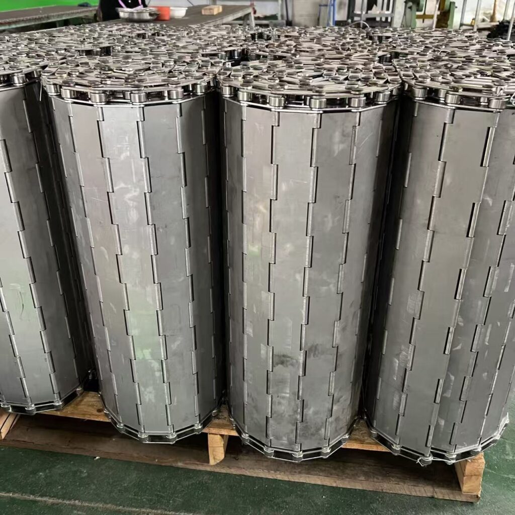 Heavy duty chain plate conveyor belt for industrial assembly line